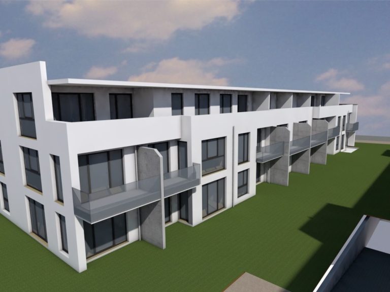 Modernes, weißes Wohnhaus mit Garage und grüner Umgebung unter bewölktem Himmel.